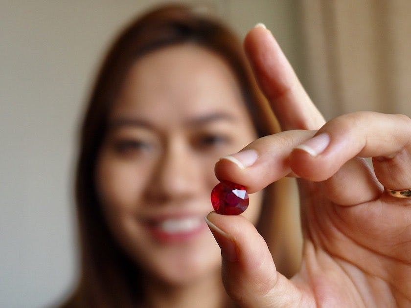 Gübelin Grades an Exceptional Vietnamese Ruby with “Pigeon’s Blood” Color