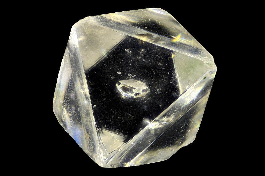 Diamond Buying and the 4 Cs, Part 4: Assessing Diamond Clarity